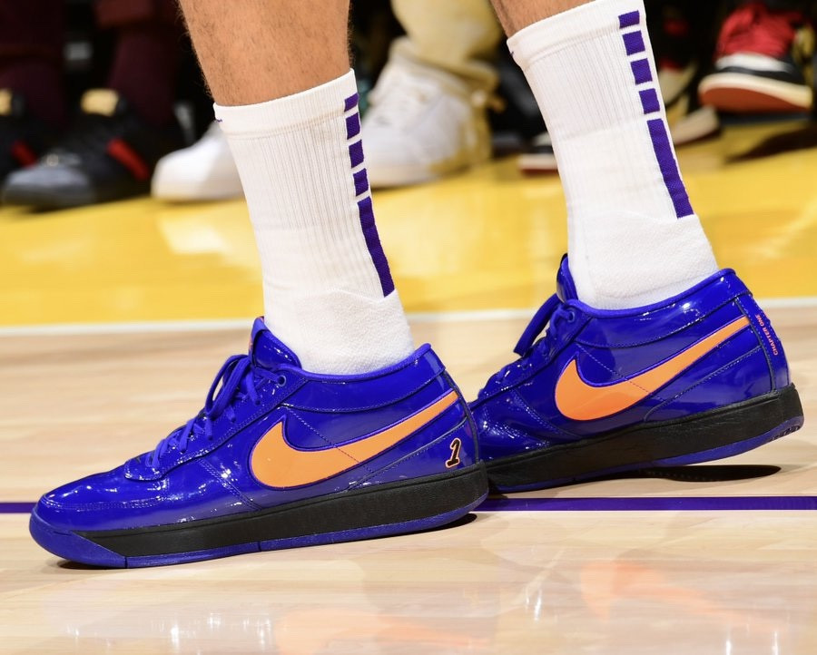 Devin Booker Kembalikan Jalur Warna Favoritnya di Tahun 2018